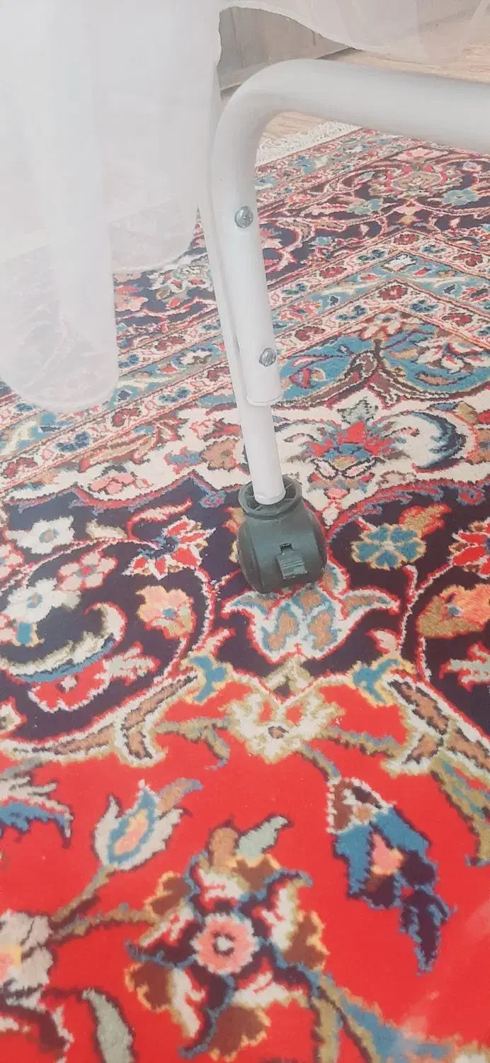 گهواره نوزاد و کریر|تخت و صندلی بچه|شیراز, شهرک مهرگان|دیوار