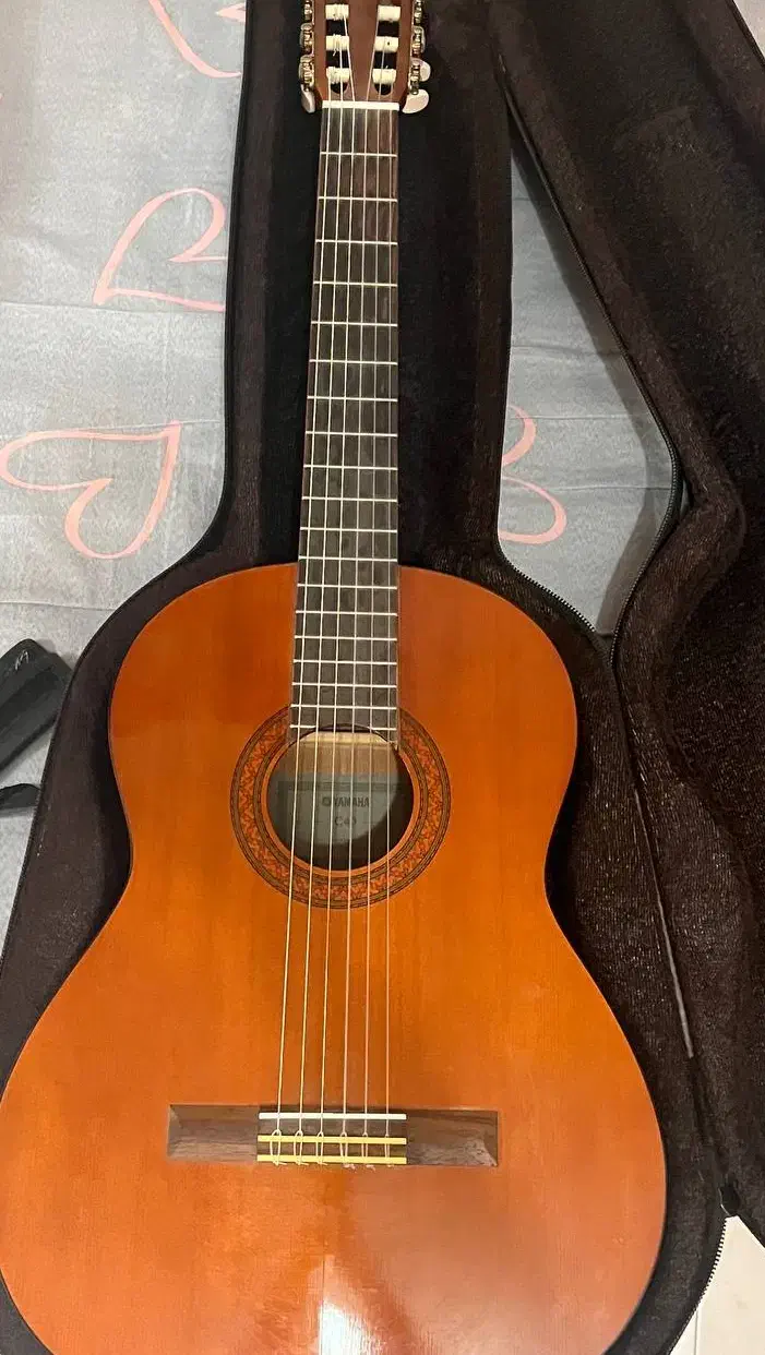 گیتار یاماه C40 در حد نو|گیتار، بیس، امپلیفایر|سامان, |دیوار