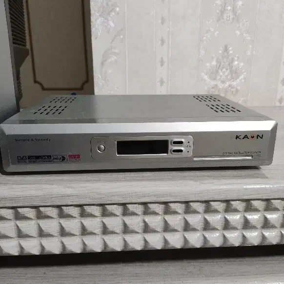 تلویزیون 21 اینچ سالم|تلویزیون و پروژکتور|خوی, |دیوار