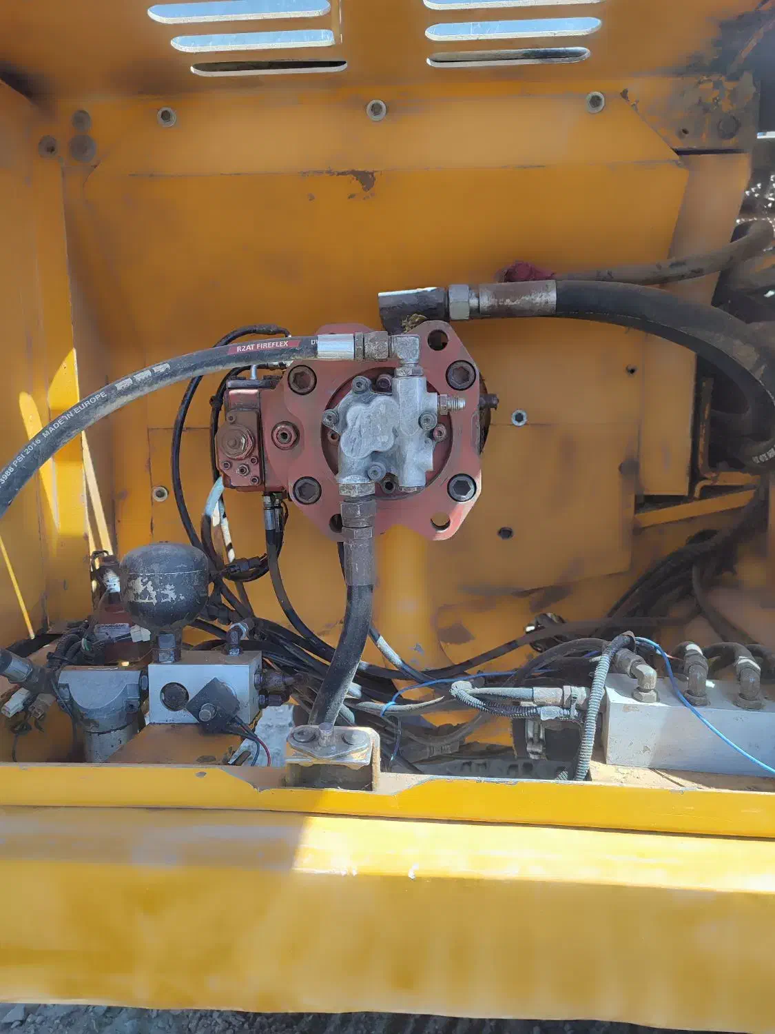 بیل مکانیکی|خودرو سنگین|شیراز, فرگاز|دیوار