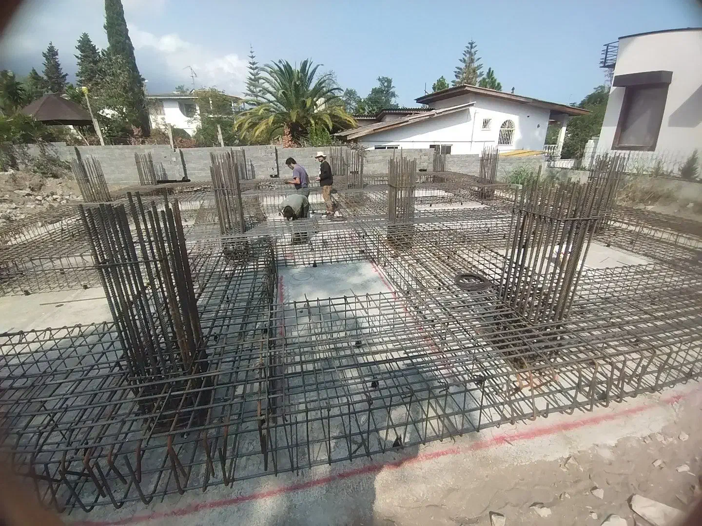 نیازمند کارگر سیم بند|استخدام معماری، عمران و ساختمانی|چالوس, |دیوار