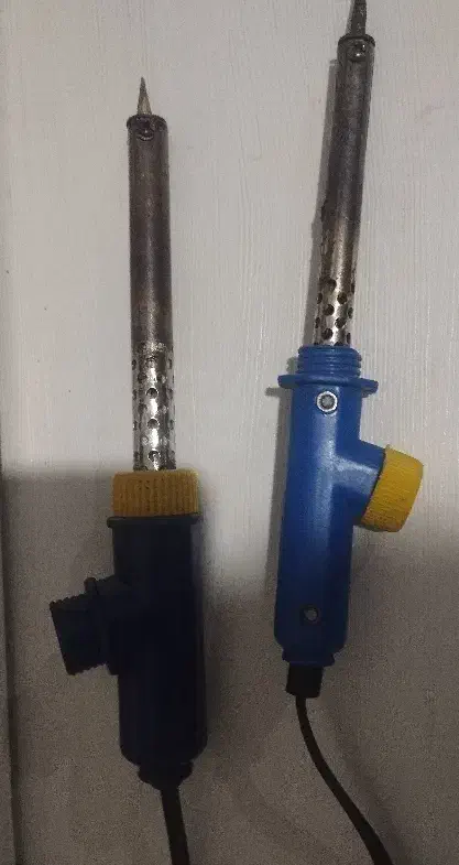 یک هویه ۶۰ وات و یک هویه نزدیک ۱۶ وات|ابزارآلات|زاهدان, |دیوار