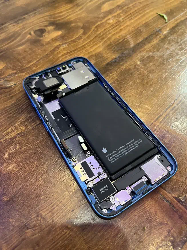 فریم با وسایل ایفون ۱۳|لوازم جانبی موبایل و تبلت|چابهار, |دیوار