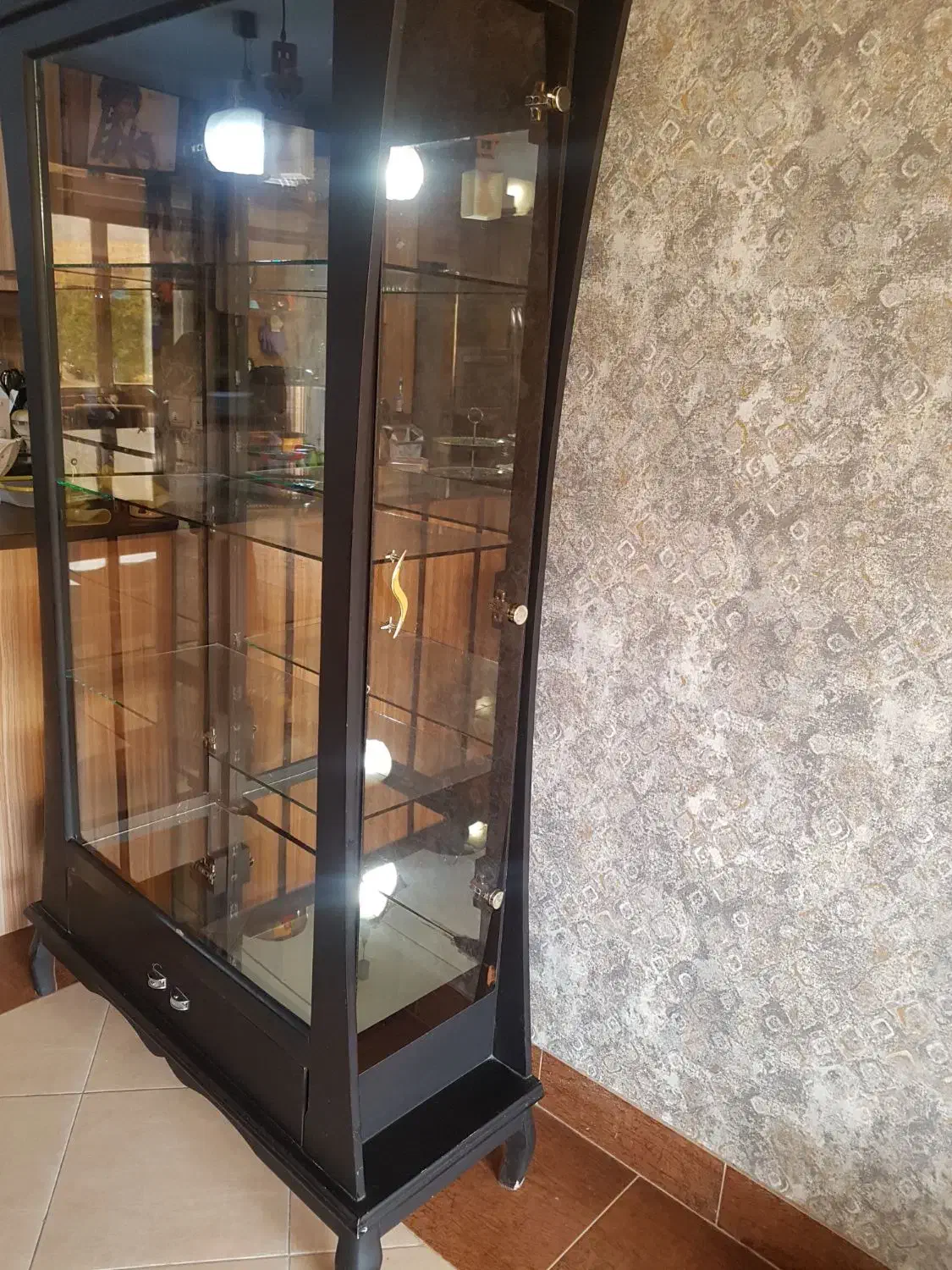 بوفه|بوفه، ویترین، کنسول|شیراز, شیمی گیاه|دیوار