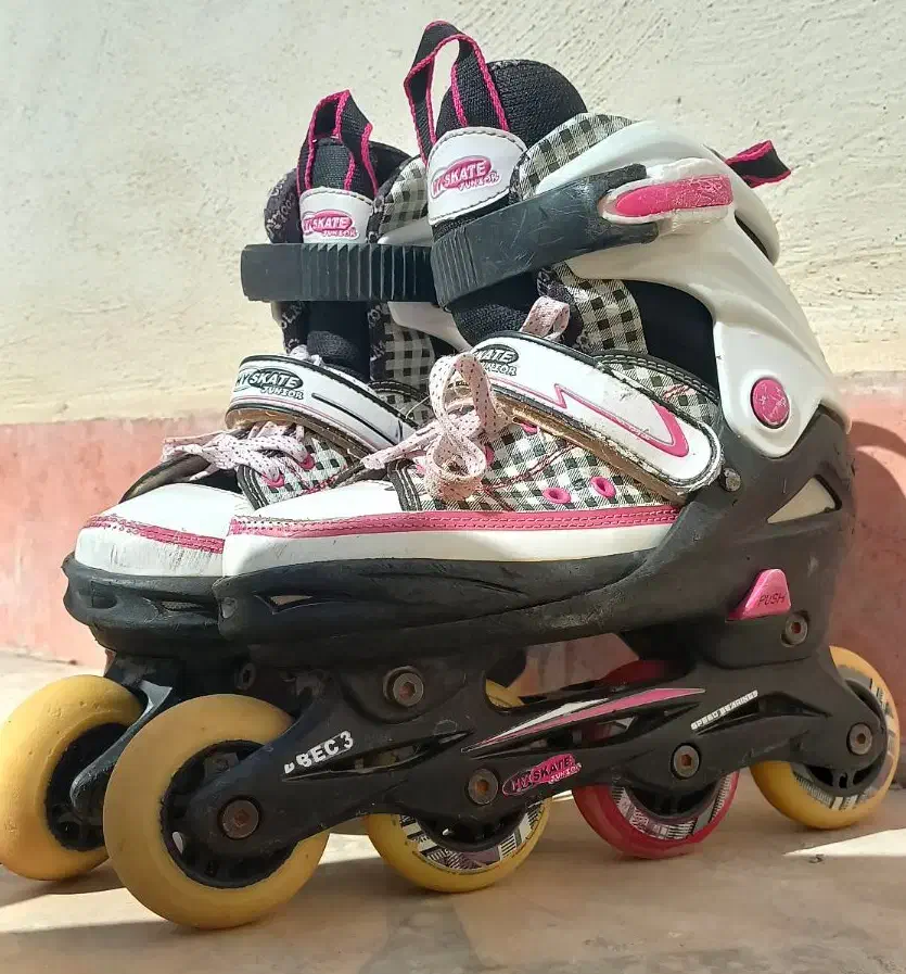 کفش اسکیت سایز 33 تا 36|دوچرخه، اسکیت، اسکوتر|زاهدان, |دیوار