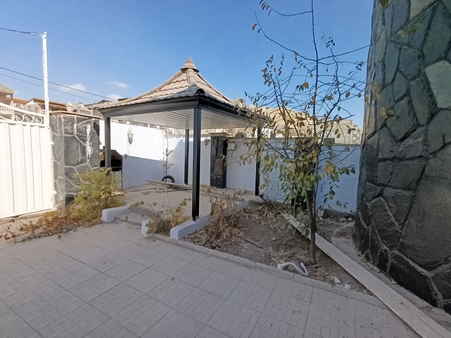 فروش. ویلا ۲۰۰ متر‌.۱۶۰ بنا مهرآباد. رودهن|فروش خانه و ویلا|رودهن, |دیوار