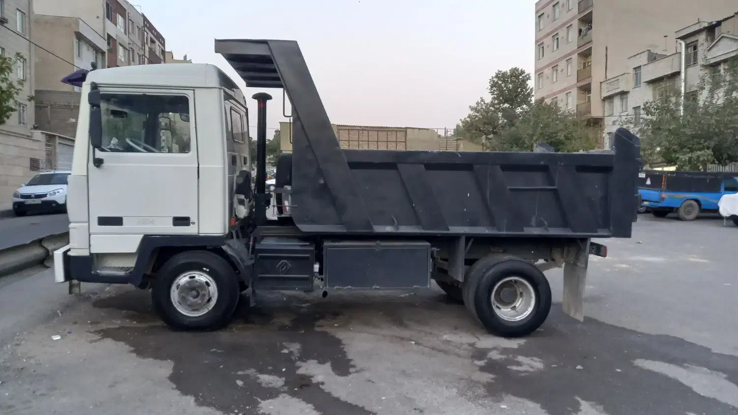 بادسان مدل ۸۷ بدون رنگ کولر دار کمپرسی|خودرو سنگین|تهران, شهرک رضویه|دیوار