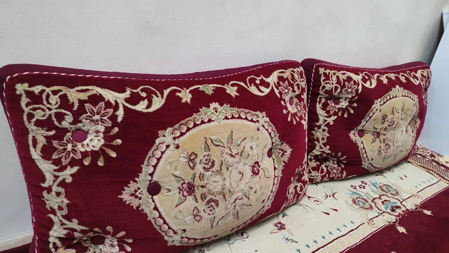 پشتی مخمل رنگ زرشکی 10عدد|پشتی|بوشهر, |دیوار