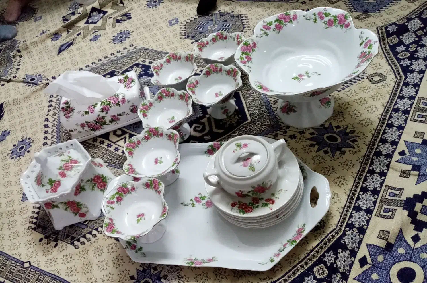 سرویس پذیرایی گلسرخی|ظروف سرو و پذیرایی|تهران, شهرک ولیعصر جنوبی|دیوار