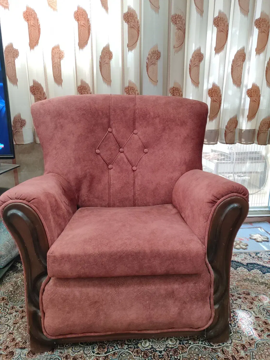 مبل راحتی 7 نفره|مبلمان خانگی و میز عسلی|قم, چهل درخت|دیوار