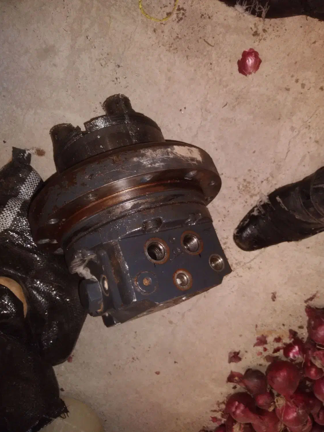 هیدرو موتور چرخ مینی بیل|قطعات یدکی و لوازم جانبی|ملکان, |دیوار