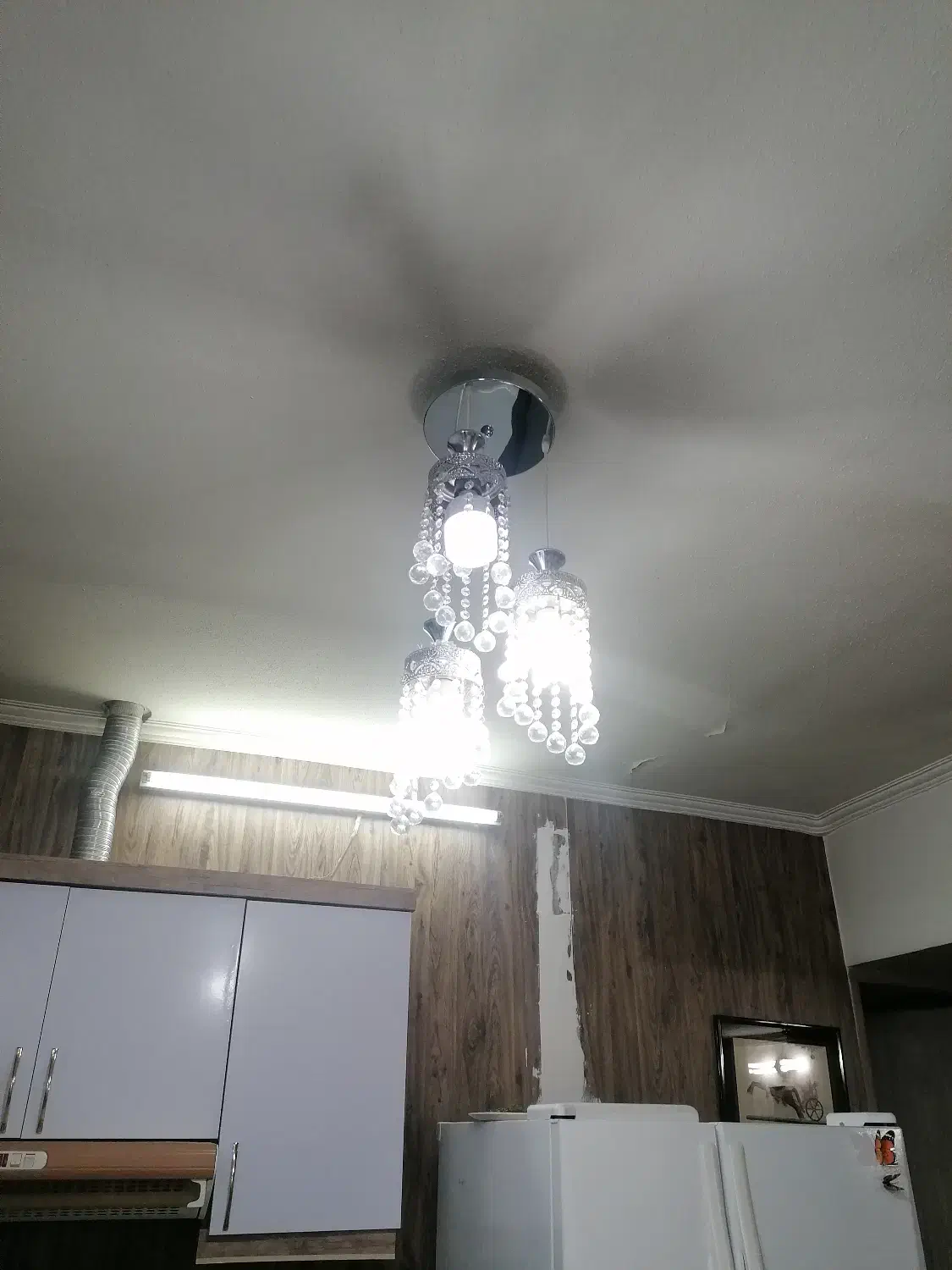 لوستر سه شاخه|لوستر و چراغ آویز|اصفهان, سرشبادران|دیوار