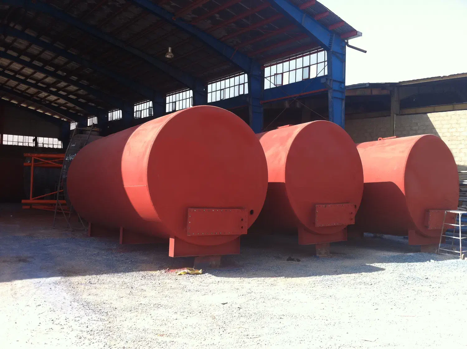 انواع پایه و انواع مخزن آب و سوخت و گالوانیزه و...|مصالح و تجهیزات ساختمان|شیراز, نجم آباد|دیوار