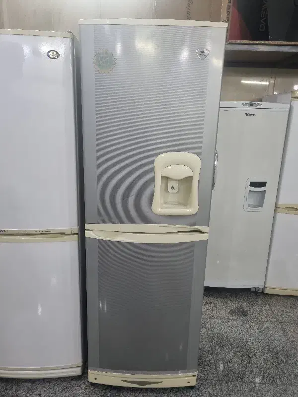 یخچال فریزر بدون برفک روشن سیلور|یخچال و فریزر|تهران, جوادیه تهرانپارس|دیوار