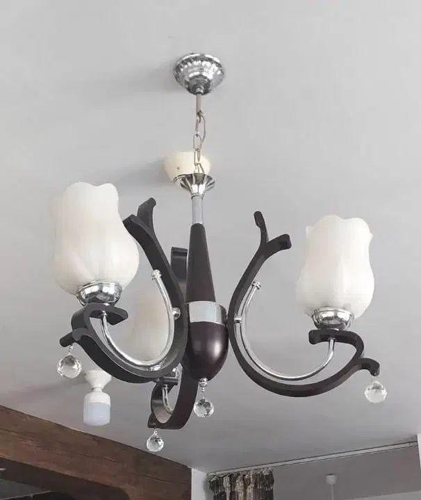 لوستر سه شاخه|لوستر و چراغ آویز|شهرکرد, |دیوار