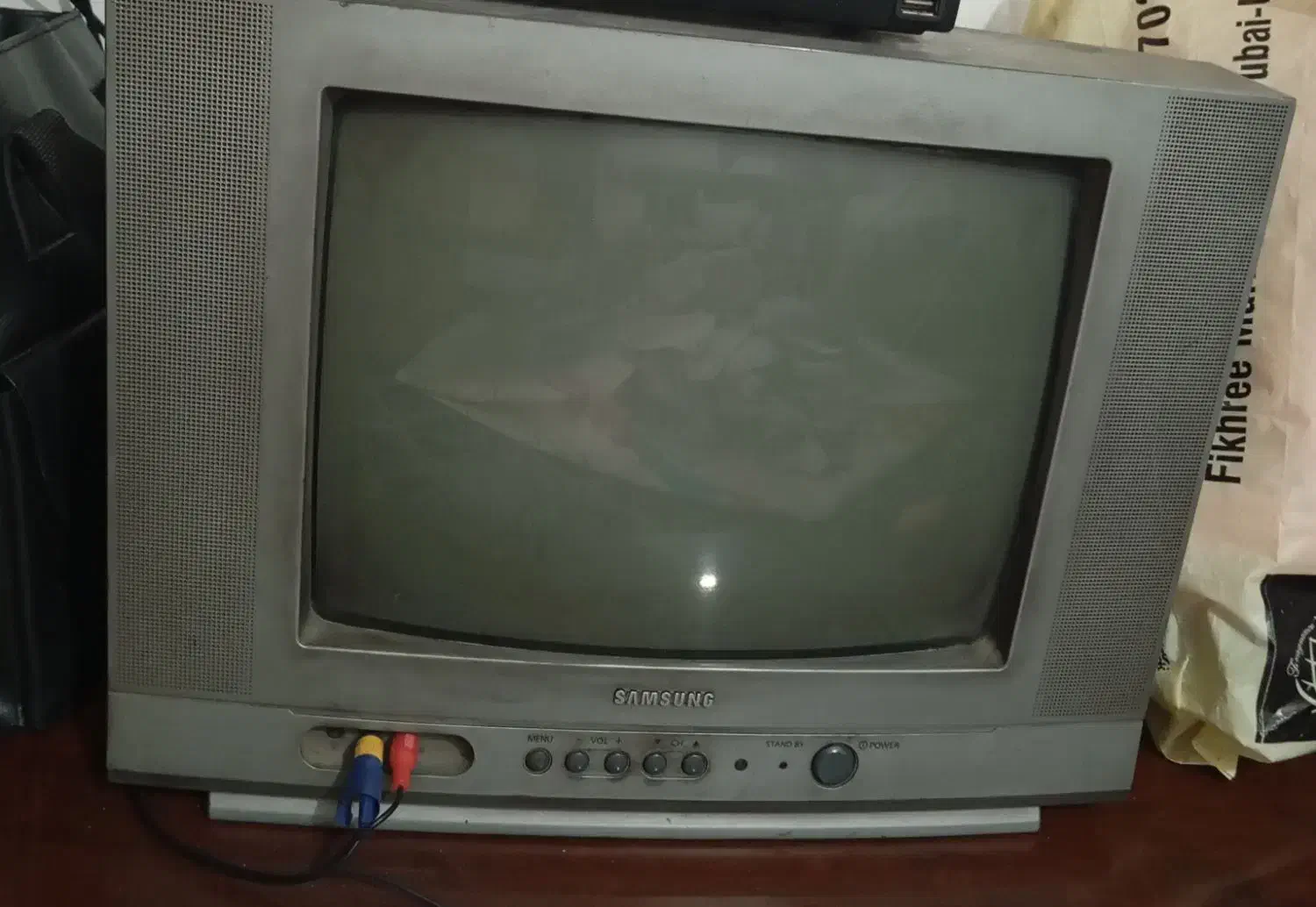 ۱۴ اینچ|تلویزیون و پروژکتور|رباط‌کریم, نصیرشهر|دیوار