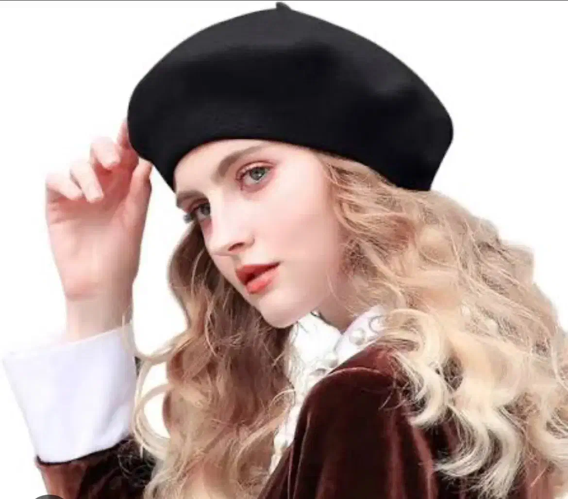 کلاه برت|لباس|تویسرکان, |دیوار