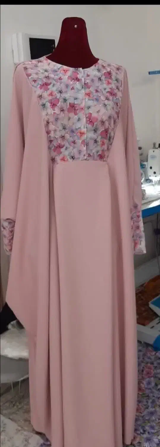 مانتو عبایی|لباس|قم, باغ شازده|دیوار