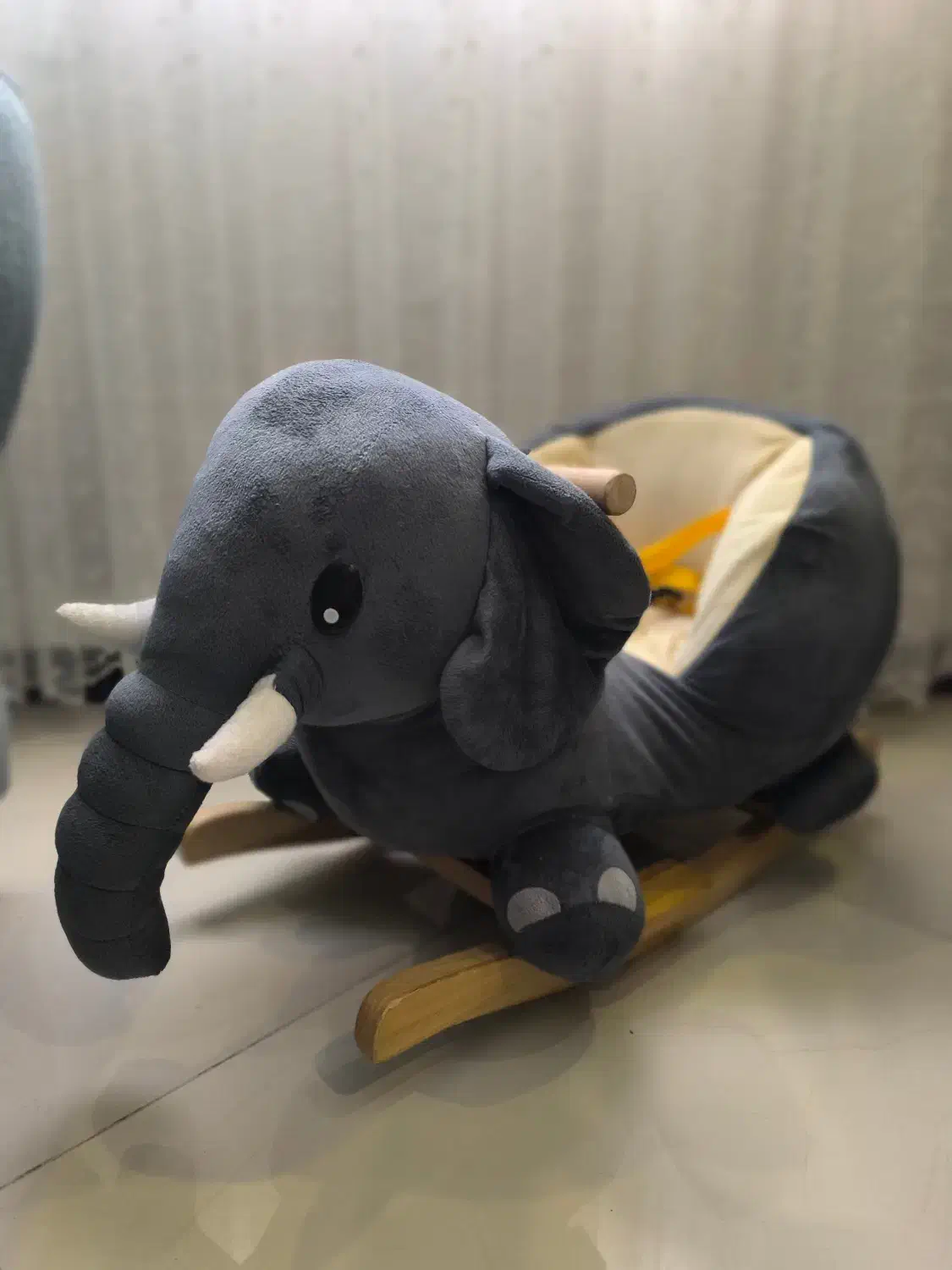 مبل و راکر کودک|تخت و صندلی بچه|سلمان‌شهر, |دیوار