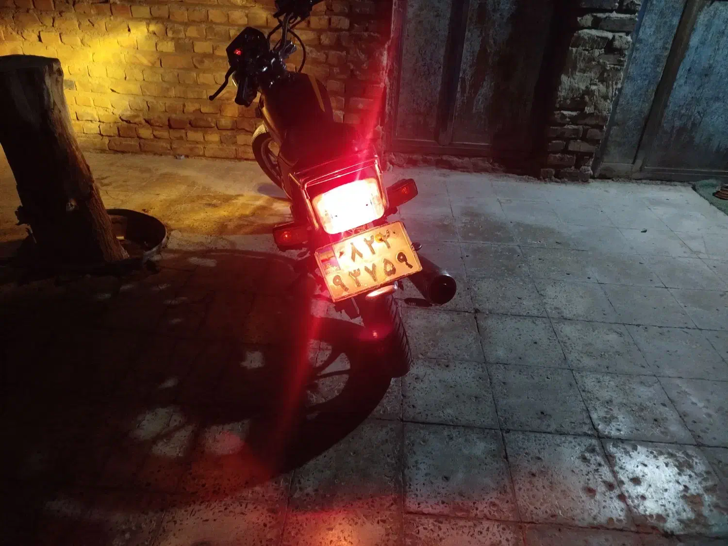 موتور|موتورسیکلت|خاش, |دیوار