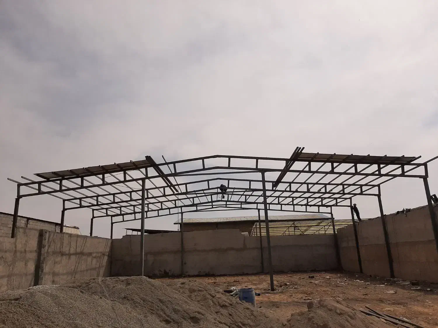 اجرای کلیه کارهای سقف شیروانی و خرپا و پوشش و سوله|خدمات پیشه و مهارت|صفادشت, |دیوار