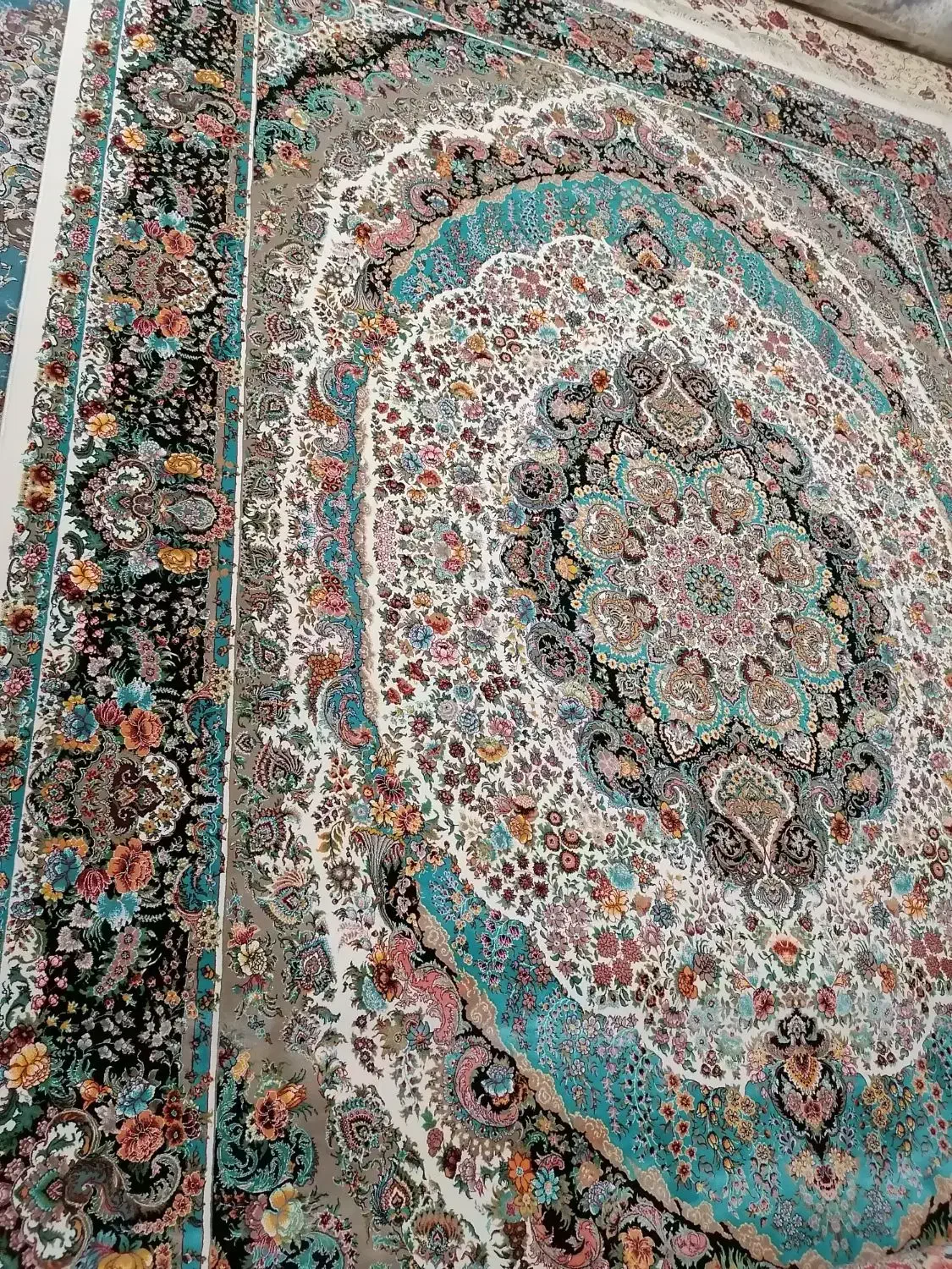 دو عددفرش 9متری 1200شانه تراکم 3600 نونو داخل کاور|فرش|مهاباد (آذربایجان غربی), |دیوار