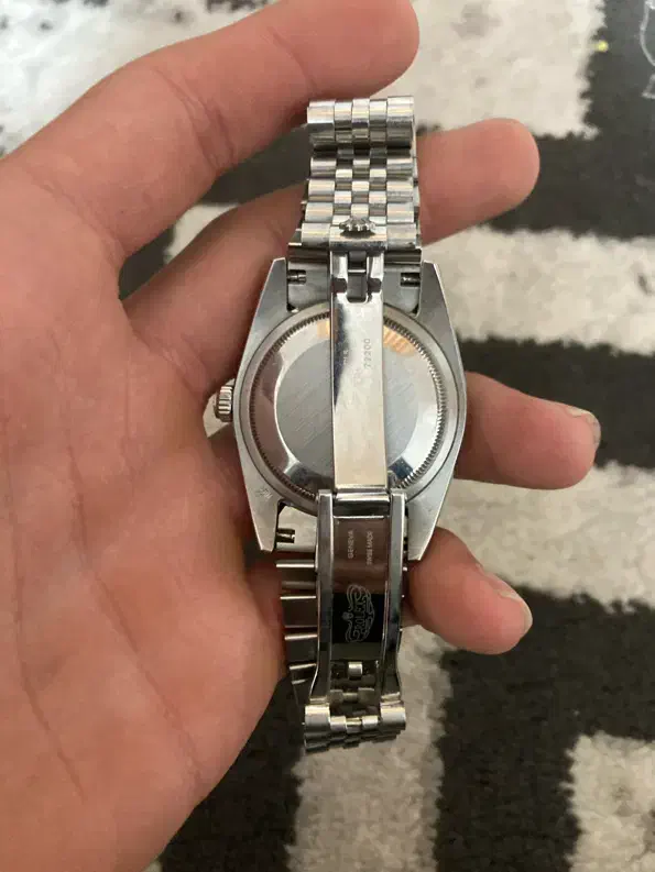 ساعت رولکس|ساعت|اصفهان, ابر|دیوار