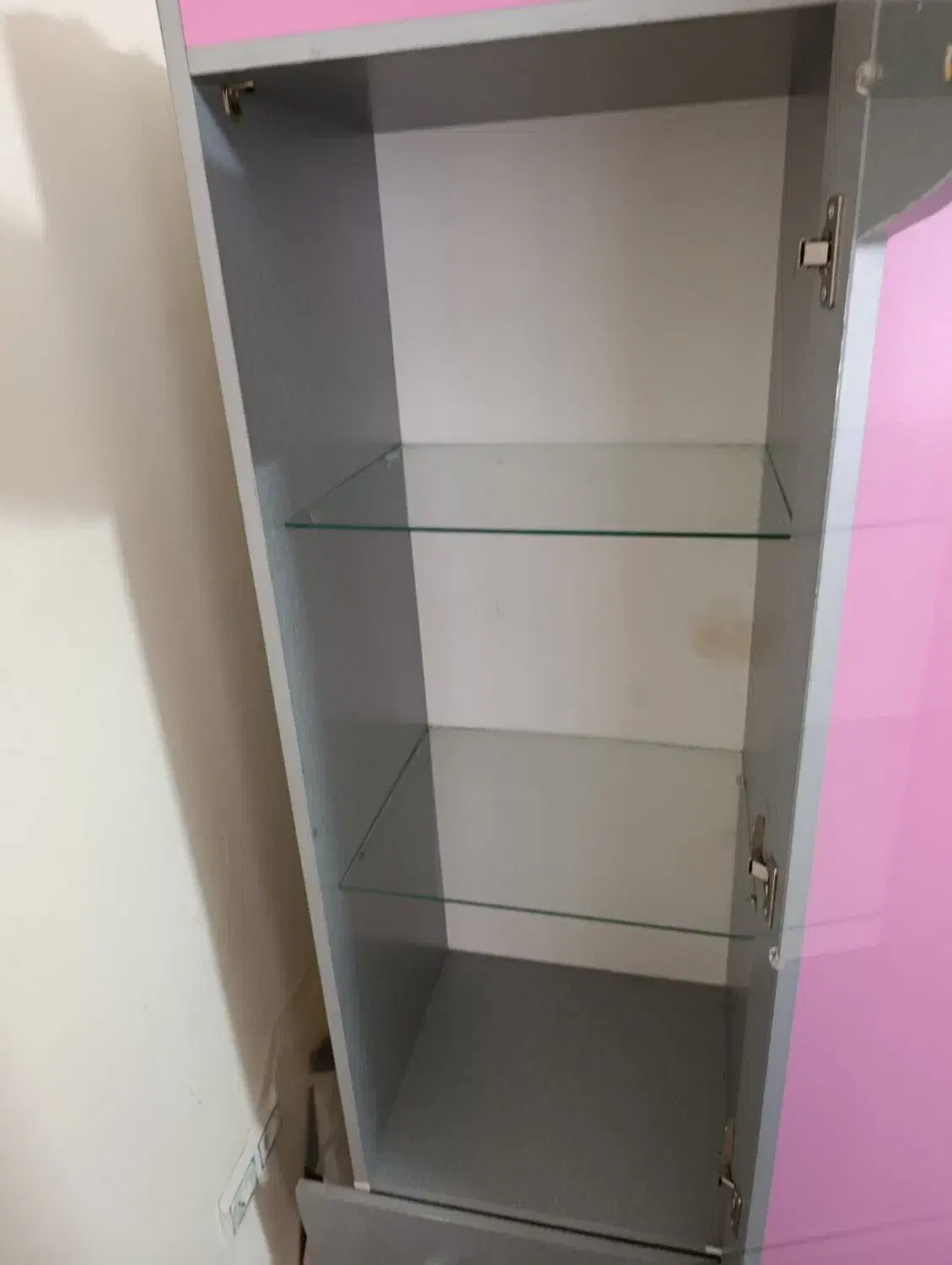 کمد|جاکفشی، کمد، دراور|گلبهار, شهر جدید گلبهار|دیوار