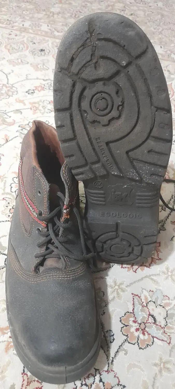 یک جفت کفش کارسایز۴۴ نو|کیف، کفش، کمربند|خمینی‌شهر, |دیوار