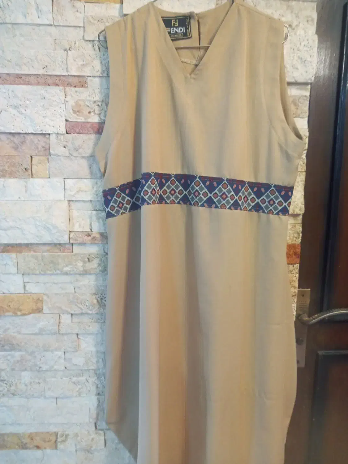 مانتوهای زنانه سنتی و مجلسی|لباس|رشت, آب و برق|دیوار