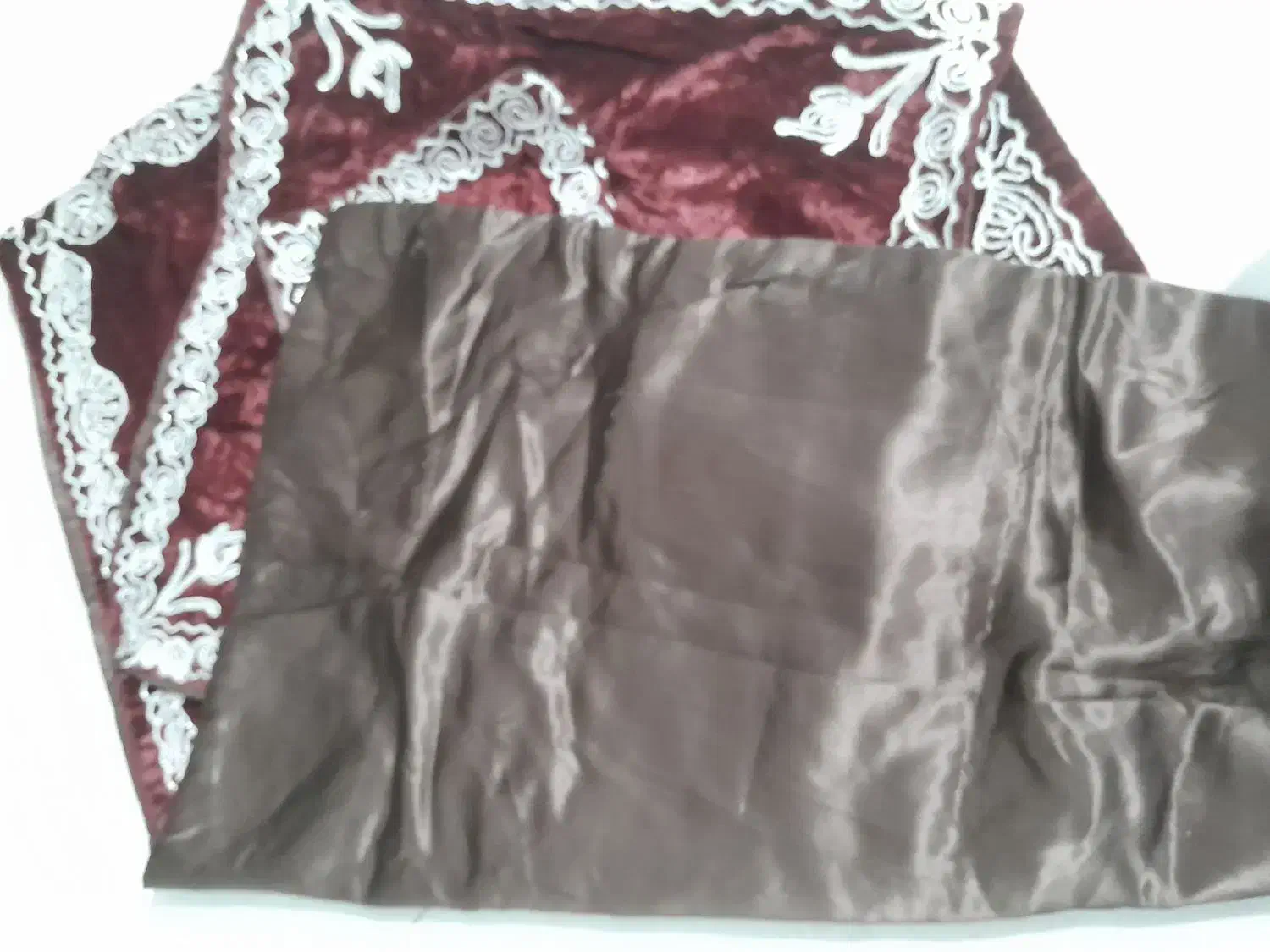 جا نماز دست دوز قدیمی|کلکسیون اشیاء عتیقه|شیروان (خراسان), |دیوار