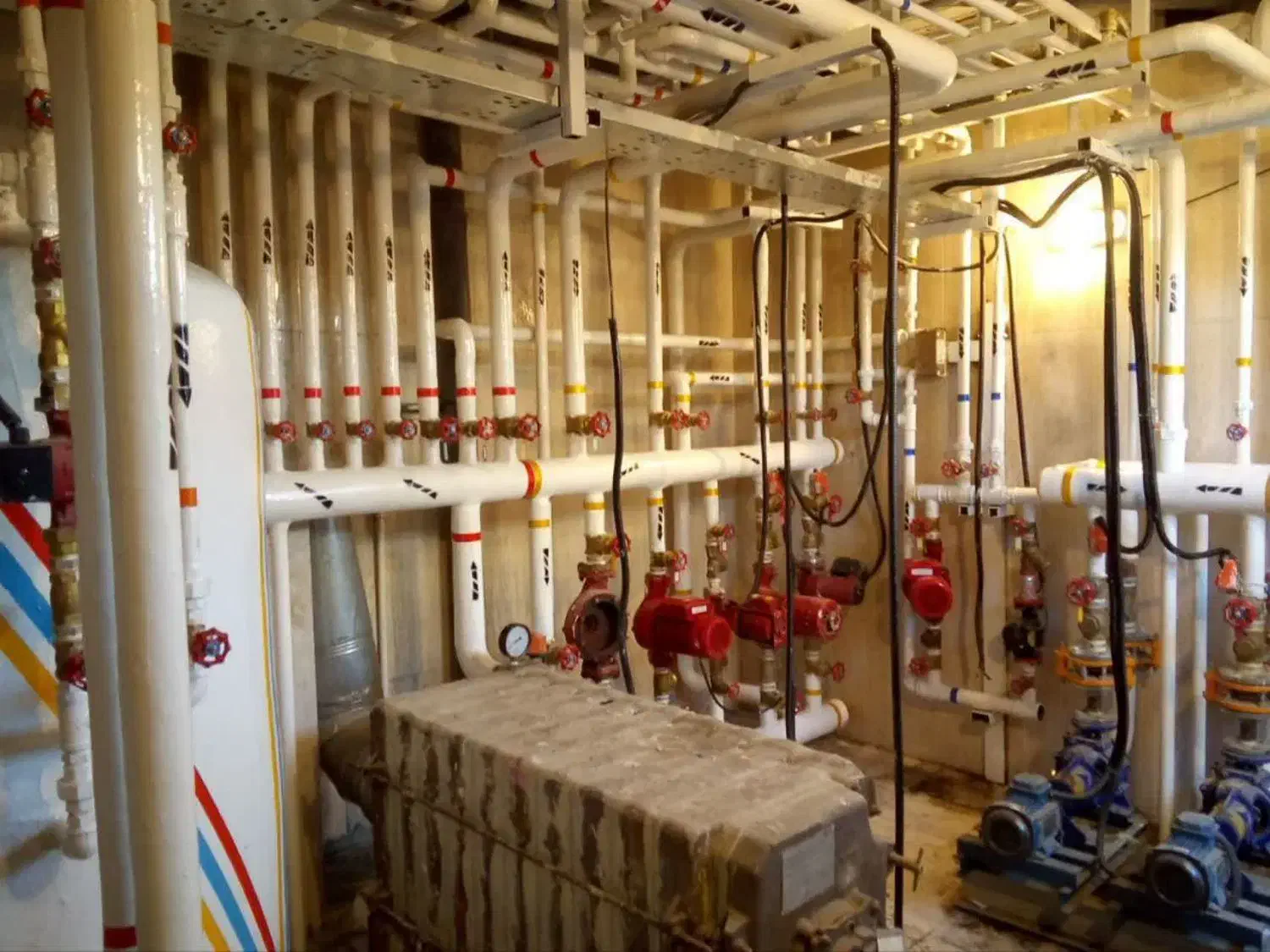 به‌تعدادی‌شاگردفنی‌وساده‌نیازمندیم|استخدام معماری، عمران و ساختمانی|پرند, فاز ۲|دیوار