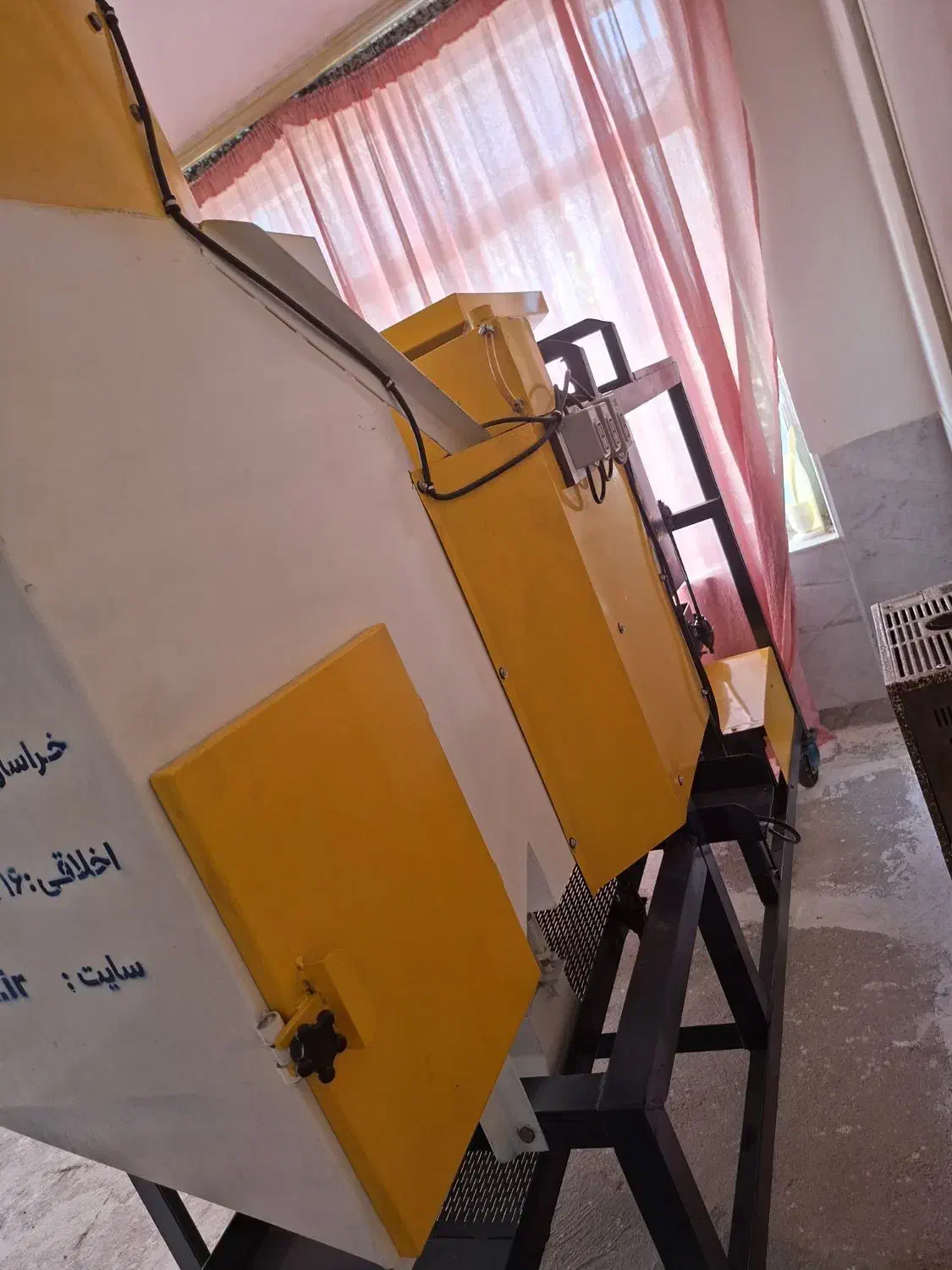 دستگاه دم‌ گیری کشمش به همراه طبق شستشو|ماشین‌آلات صنعتی|قوچان, |دیوار