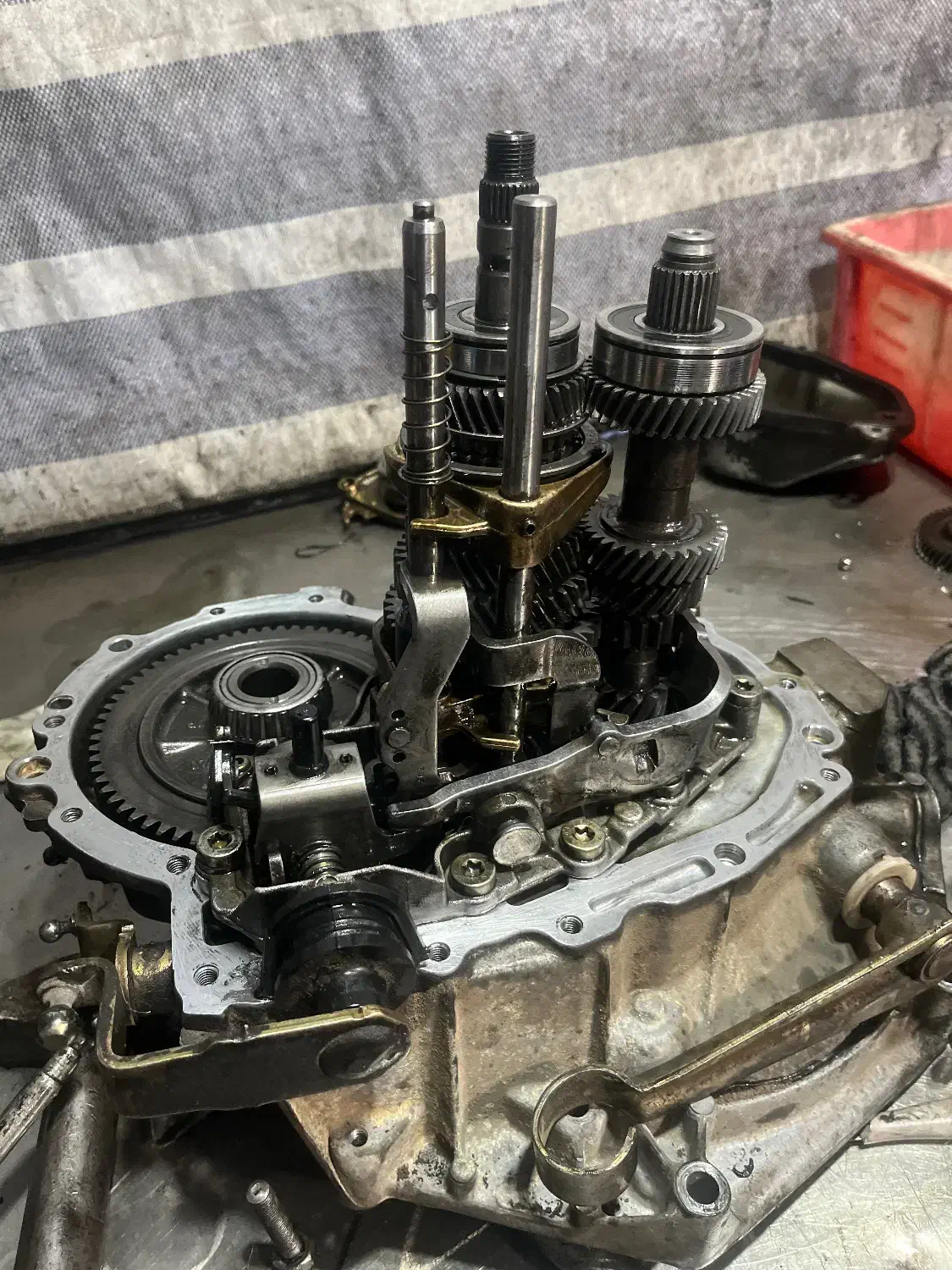 تعمیرگیربکس ۲۰۶ ال۹۰ پژو سایپا و لوازم استوک اصلی|خدمات موتور و ماشین|تهران, کیانشهر|دیوار