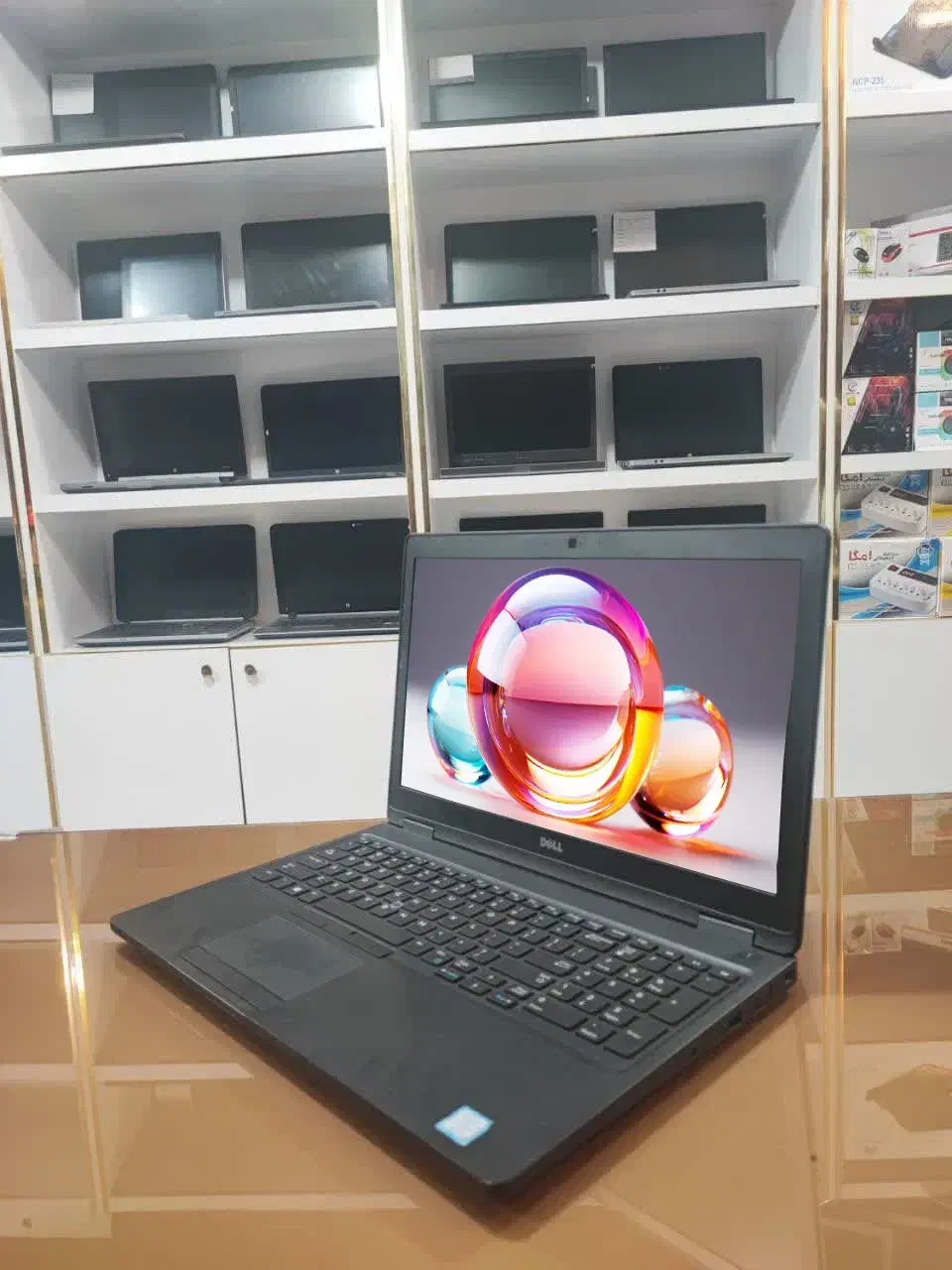 لپتاپ دل i7 نسل هشتم، گرافیک GEFORCE MX130 دو گیگ|رایانه همراه|اصفهان, سرچشمه|دیوار