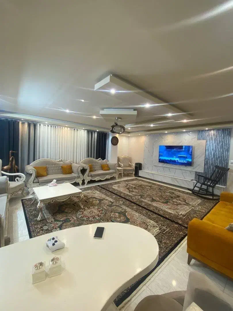 فروش آپارتمان ۱۰۰متر بسیار شیک وتمیز خ طالب‌آملی|فروش آپارتمان|آمل, |دیوار