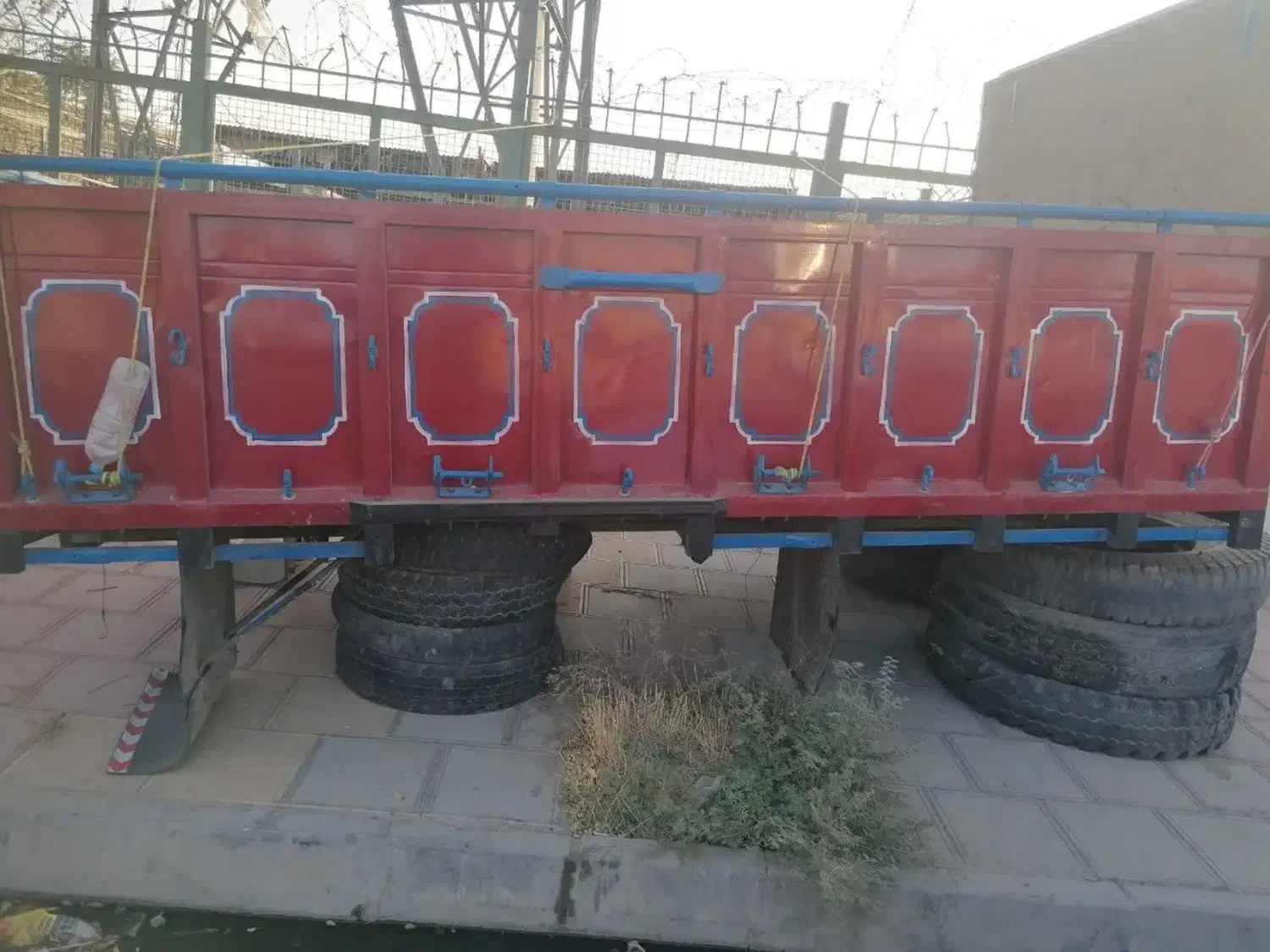 باسلام اتاق چوب فلز بروجرد درحدنو۲در۴می باشد|قطعات یدکی و لوازم جانبی|قم, بنیاد|دیوار