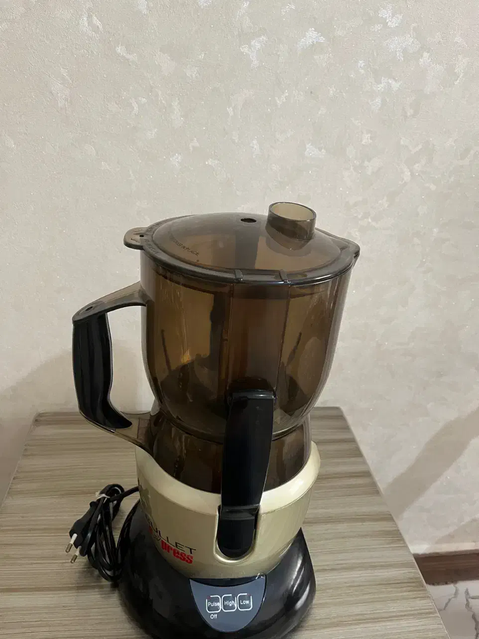 آبمیوه گیری در حد نو مارک بلوت انگلستان|آبمیوه‌گیر و آب‌مرکبات‌گیر|تهران, مشیریه|دیوار