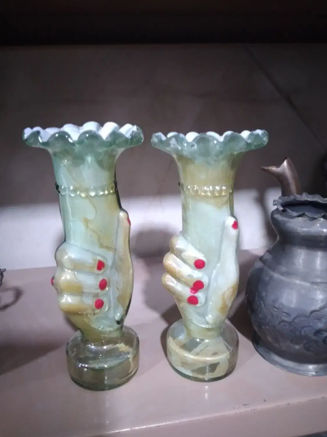 گلدون قدیمی بالای ۶۰ سال|صنایع دستی و سایر لوازم تزئینی|گندمان, |دیوار