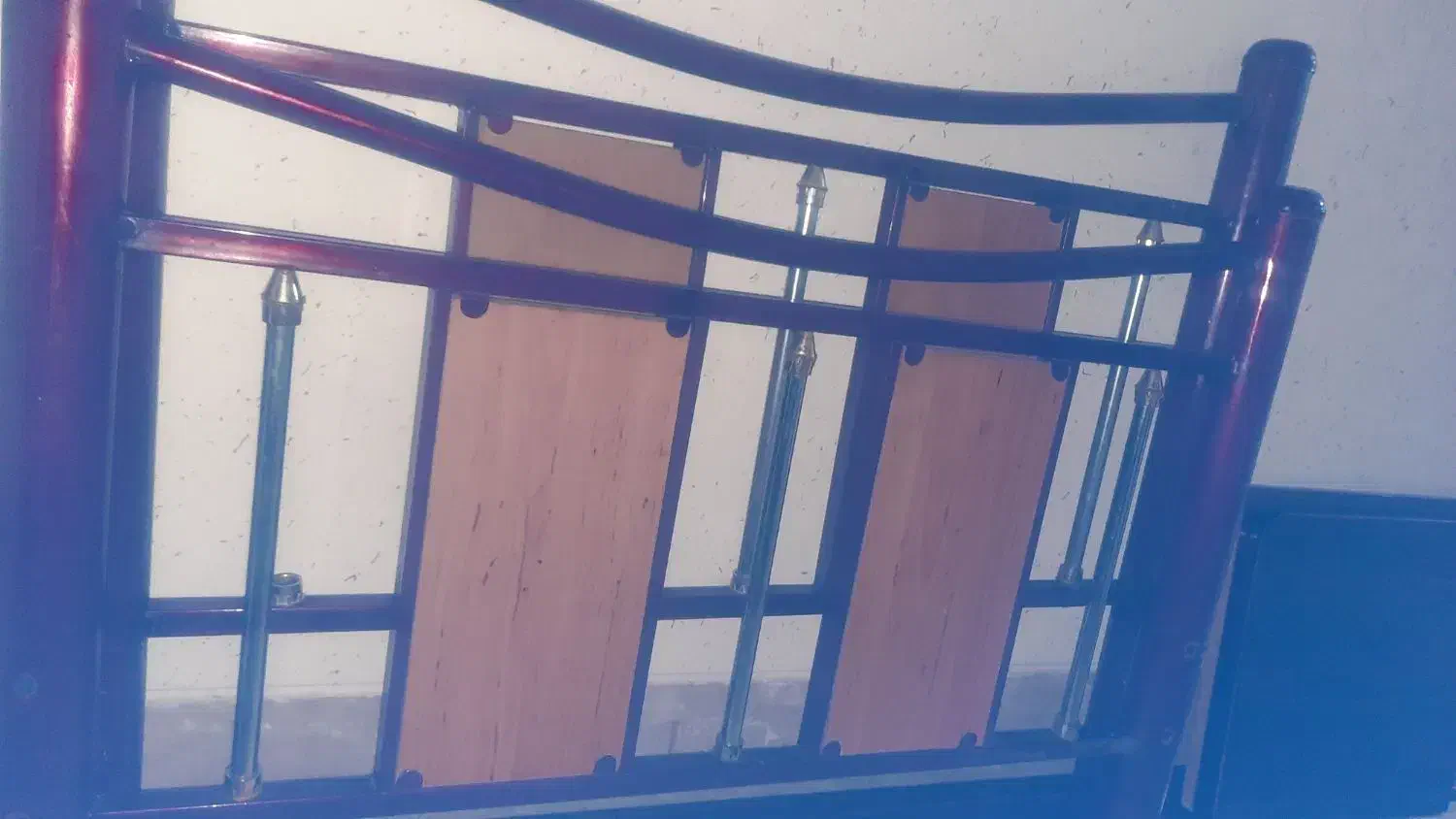 بالاسری وپایینی تخت یکنفره|تخت و سرویس خواب|شیراز, درکی|دیوار