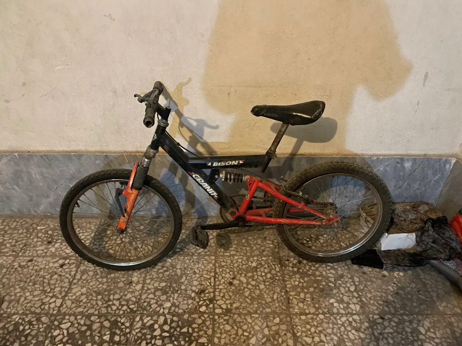 دوچرخه|دوچرخه، اسکیت، اسکوتر|اندیشه, شهرک صدف|دیوار