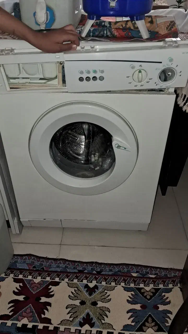 ماشین لباسشویی ۵ کیلویی|ماشین لباسشویی و خشک‌کن لباس|شیراز, دشت چنار|دیوار