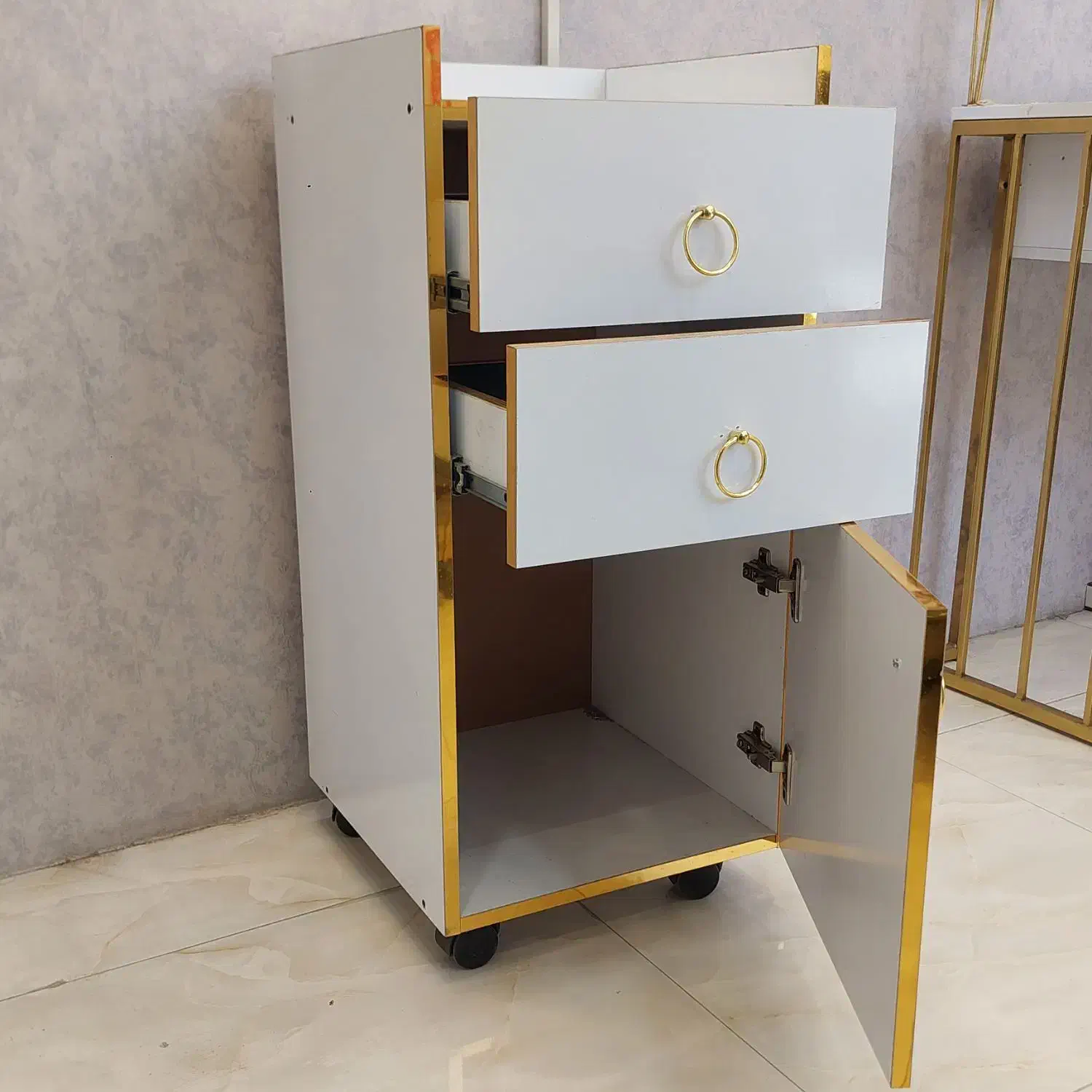 ترولی|آرایشگاه و سالنهای زیبایی|اصفهان, احمدآباد|دیوار