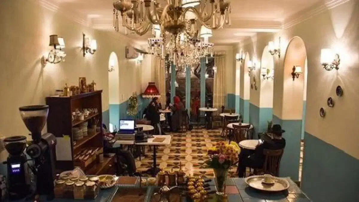 700 متر عمارت ویلایی مناسب کافه رستوران/گالری/کتاب|اجارهٔ مغازه و غرفه|تهران, فرمانیه|دیوار