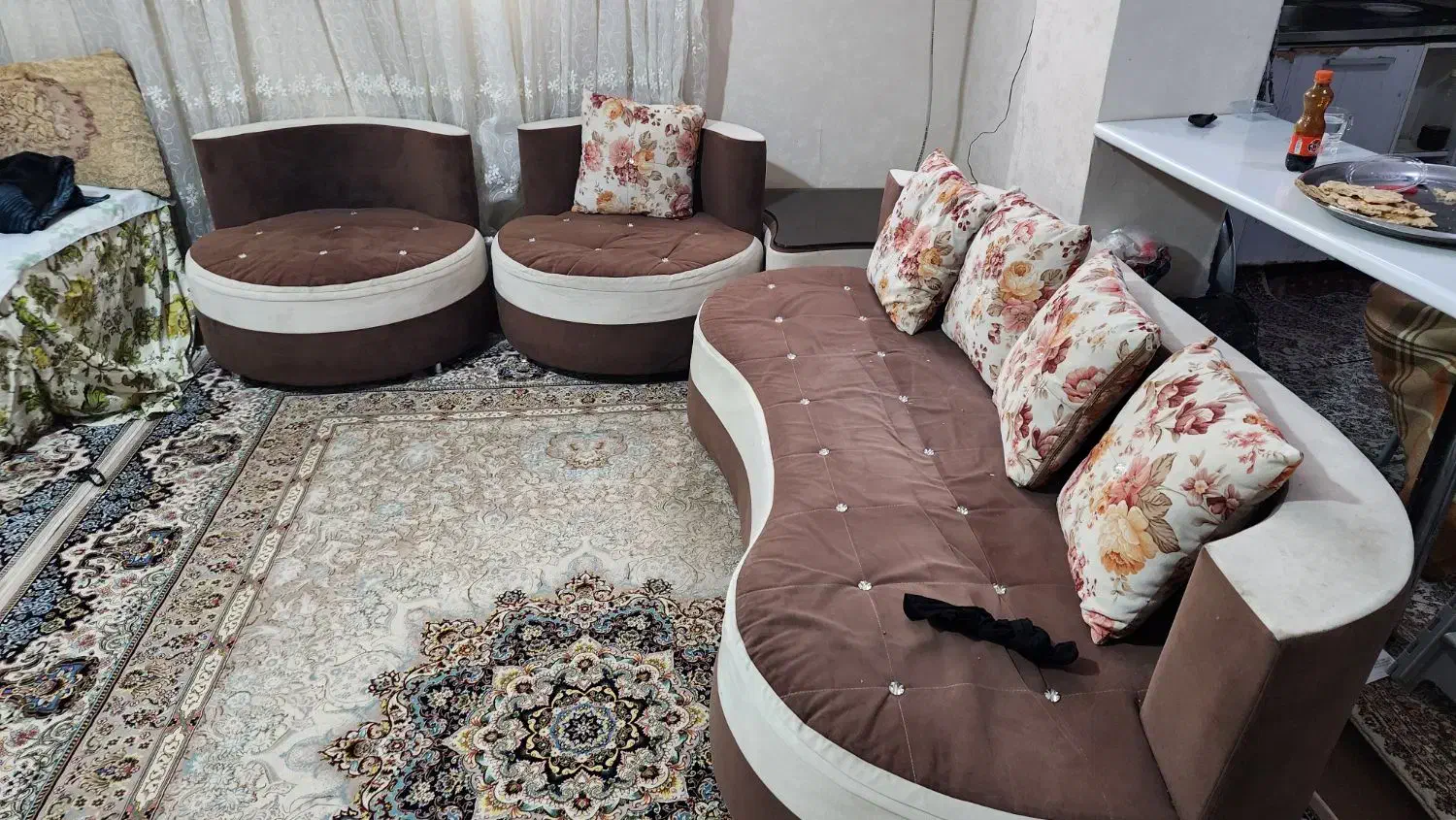 مبل دست دوم|مبلمان خانگی و میز عسلی|قم, انسجام|دیوار