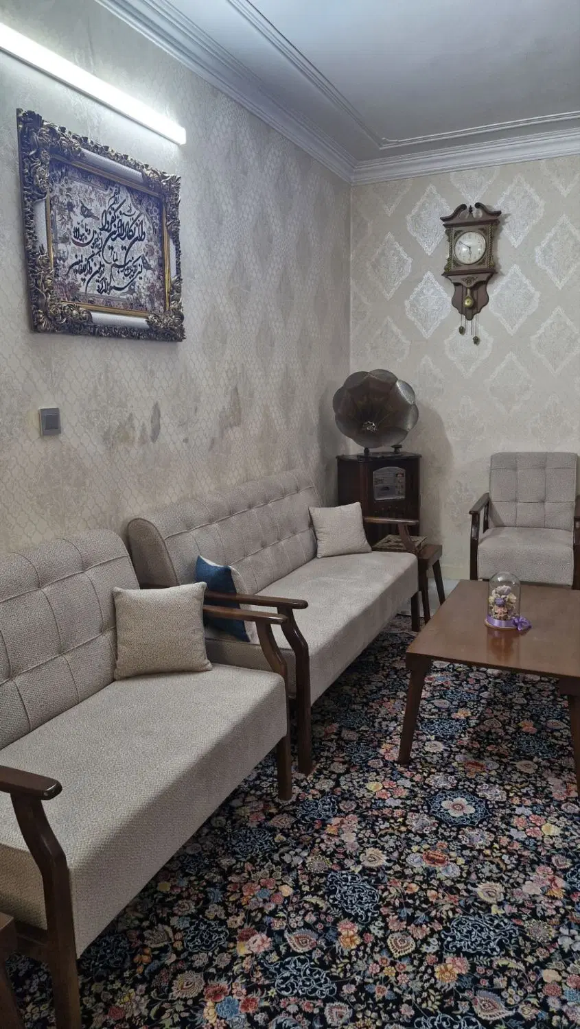 ست مبلمان راحتی 7نفره ومیز نهارخوری، اصلی خارجی|مبلمان خانگی و میز عسلی|تهران, حافظیه|دیوار