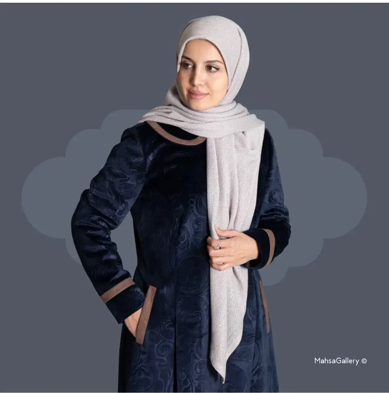 پالتو بلند سرمهای|لباس|فردیس, فردیس|دیوار