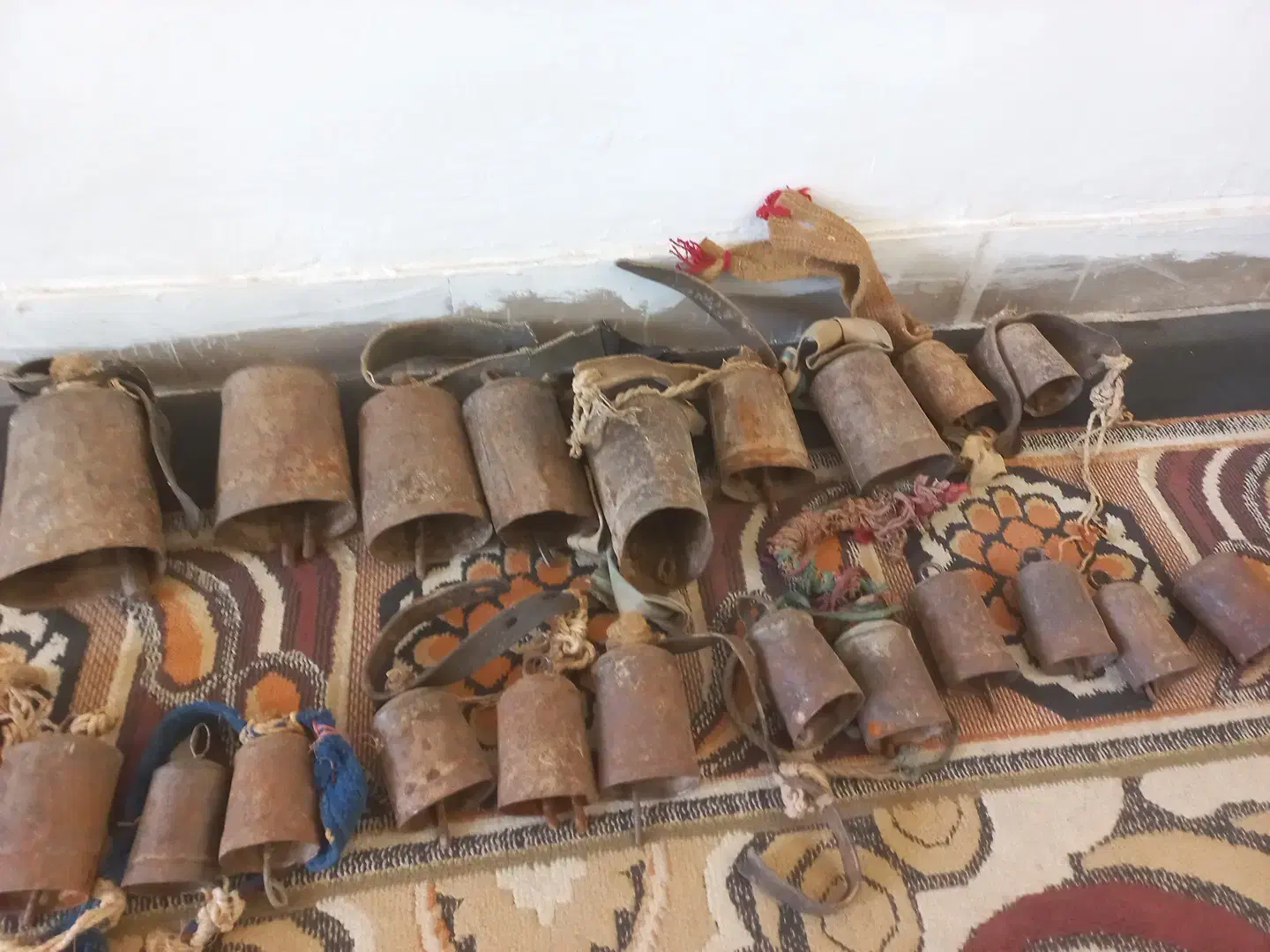 زنگوله های قدیمی متعلق به پنجاه سال پیش|لوازم جانبی حیوانات|فولادشهر, C4|دیوار