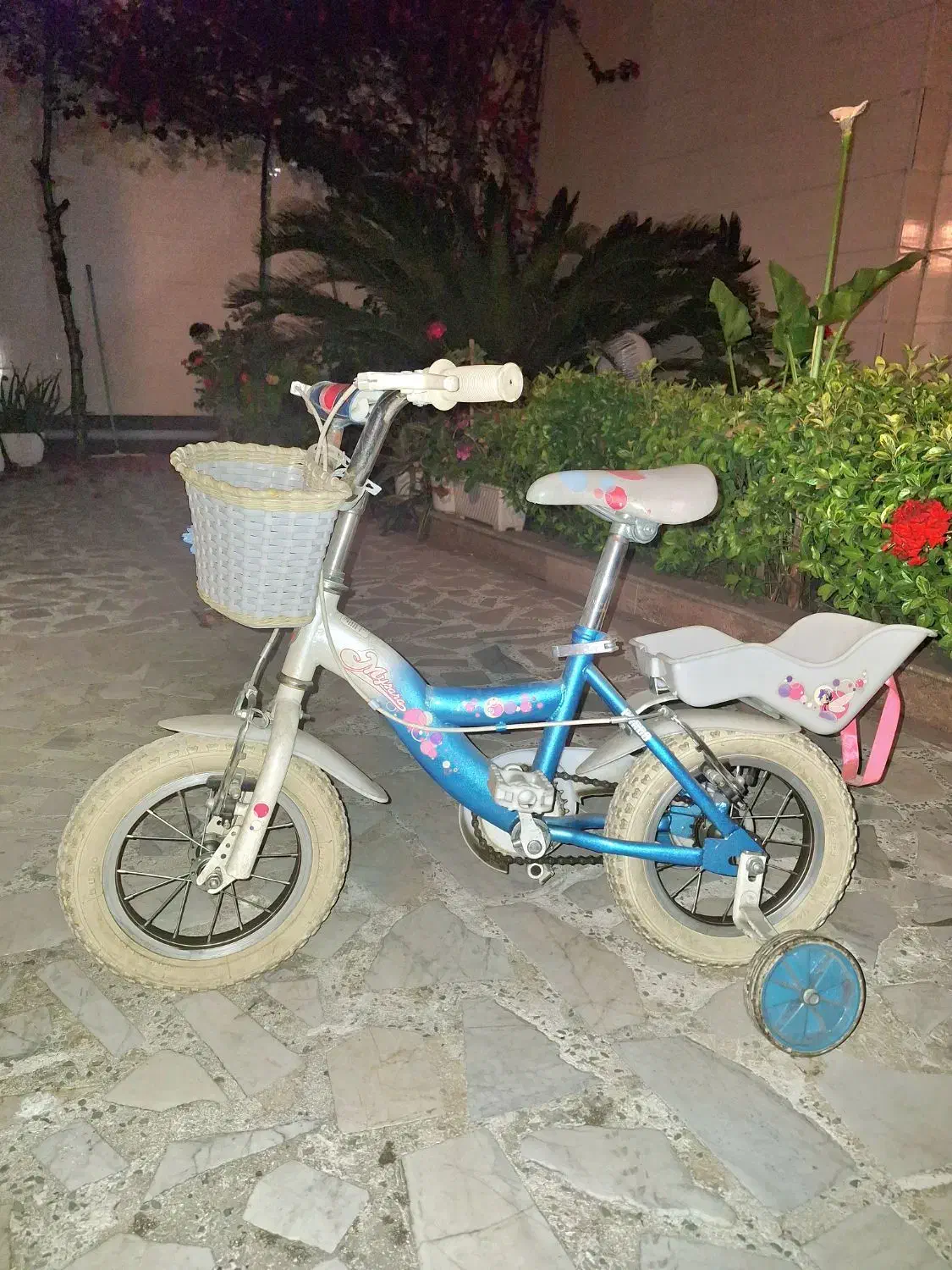 دوچرخه کودک|دوچرخه، اسکیت، اسکوتر|رشت, منظریه|دیوار