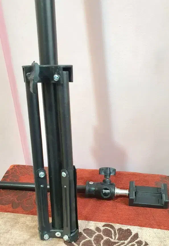 نگهدارنده گوشی|دوربین عکاسی و فیلم‌برداری|شاهین دژ, |دیوار